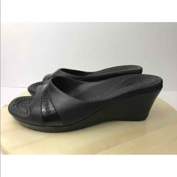 crocs wedge heel shoes